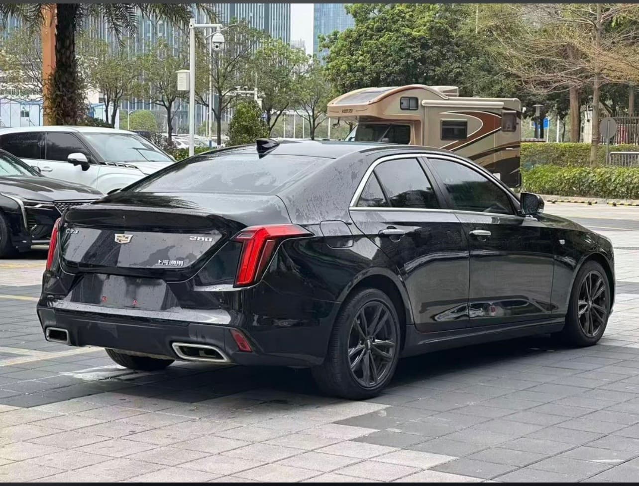 Cadillac Sedan
